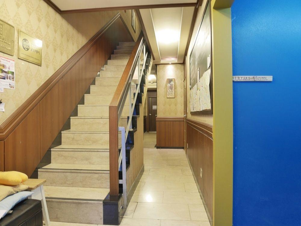 Sinchon Sisters Hostel Seoul Eksteriør bilde