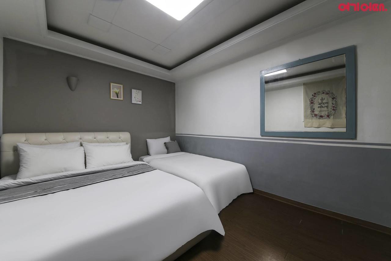 Sinchon Sisters Hostel Seoul Eksteriør bilde
