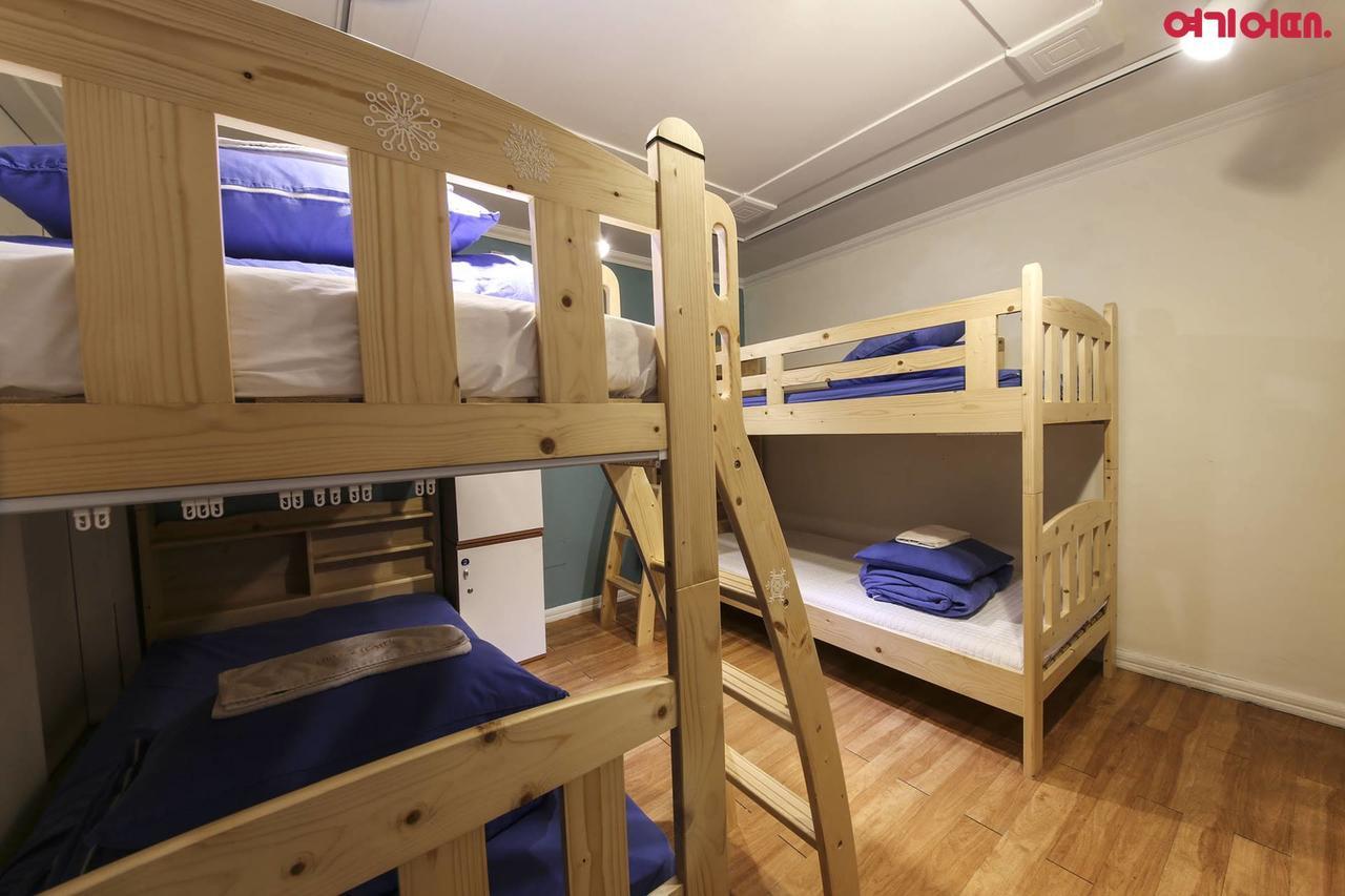 Sinchon Sisters Hostel Seoul Eksteriør bilde