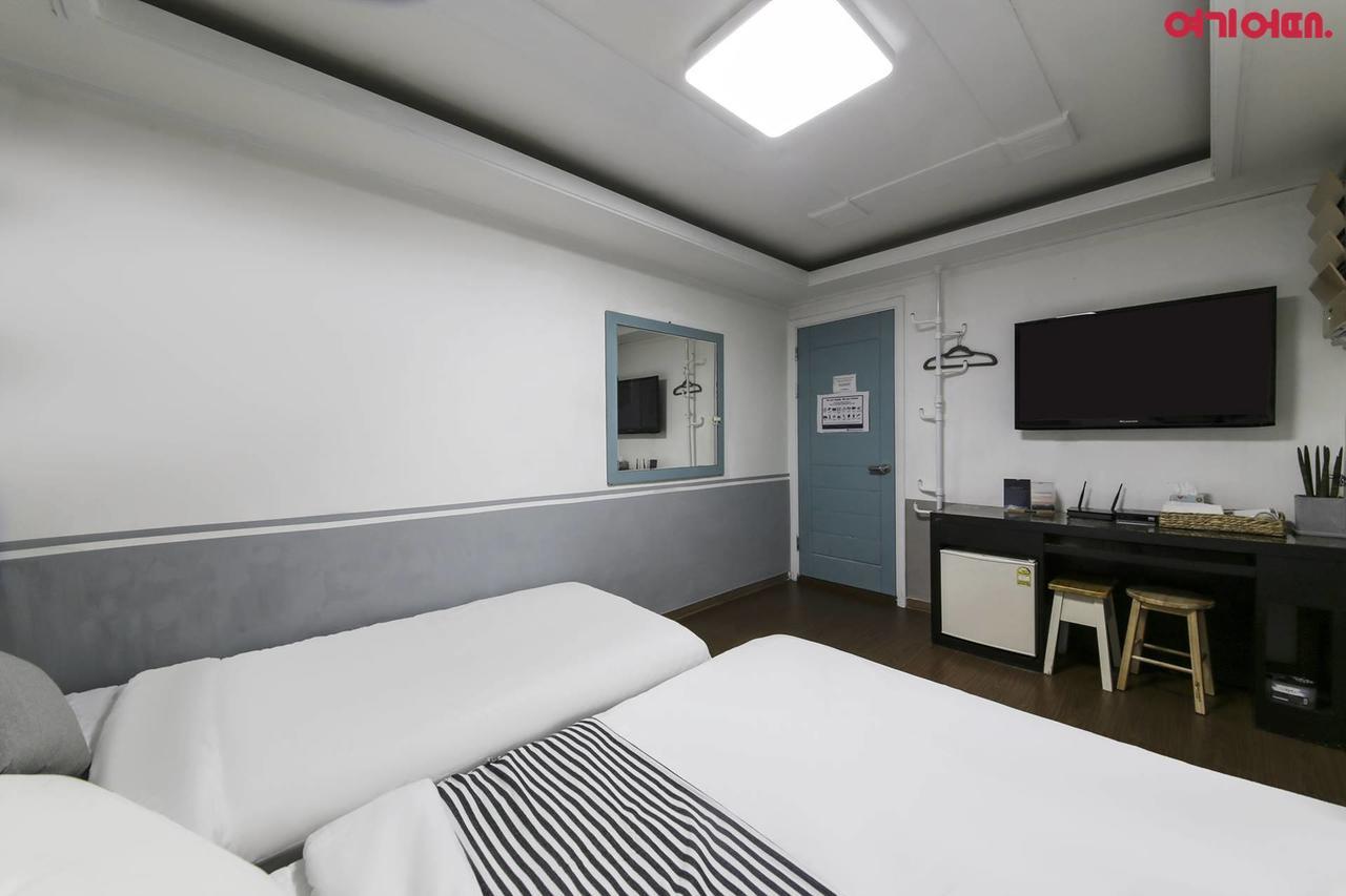 Sinchon Sisters Hostel Seoul Eksteriør bilde
