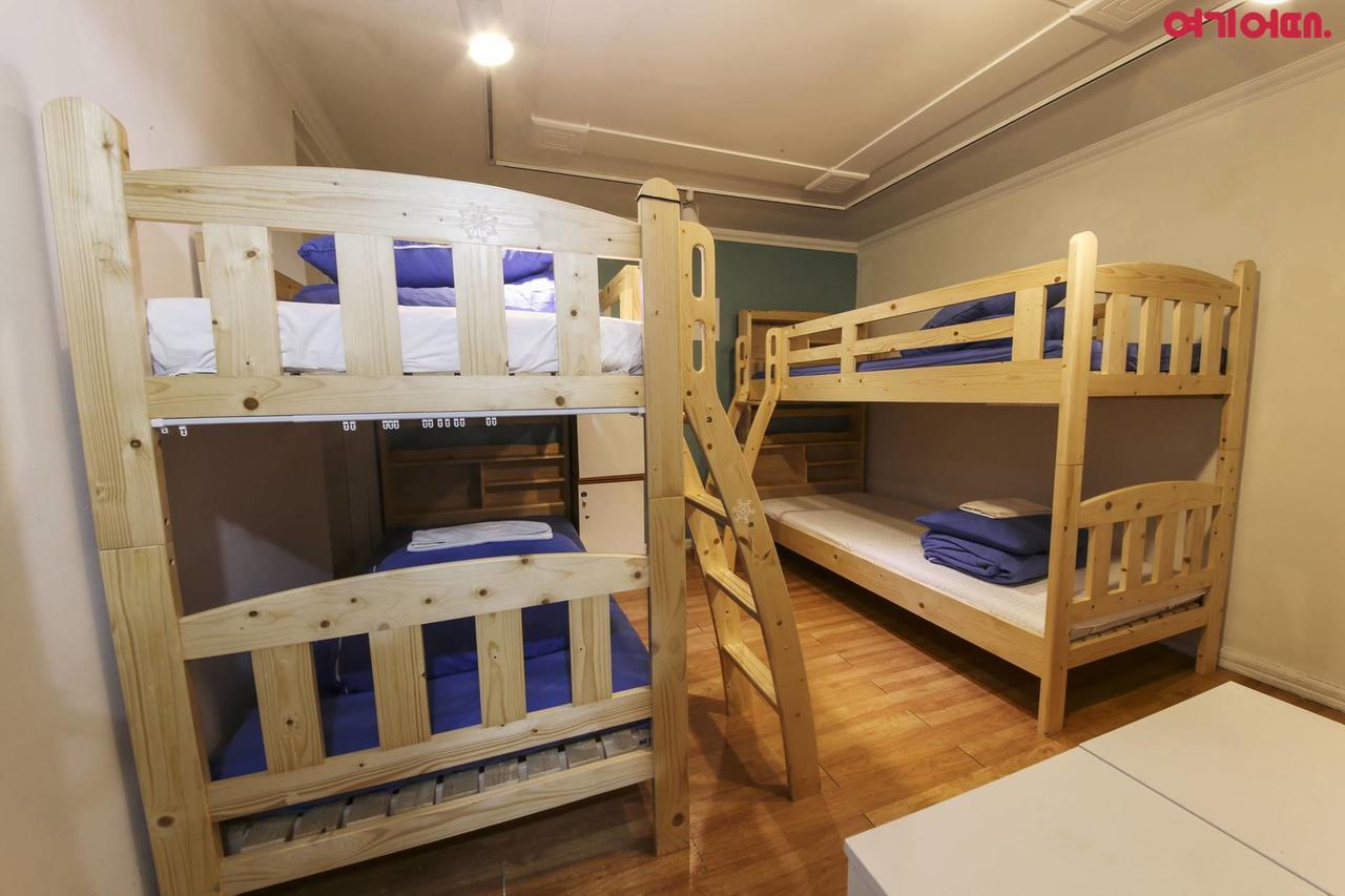 Sinchon Sisters Hostel Seoul Eksteriør bilde